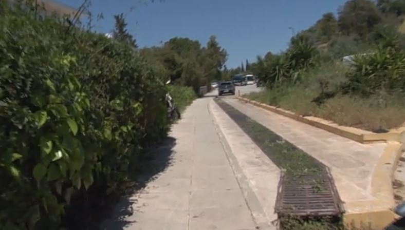 Λόφος Φιλοπάππου: Χτύπησε δύο άνδρες επειδή του είχαν κάνει παρατήρηση για τα περιττώματα του σκύλου του