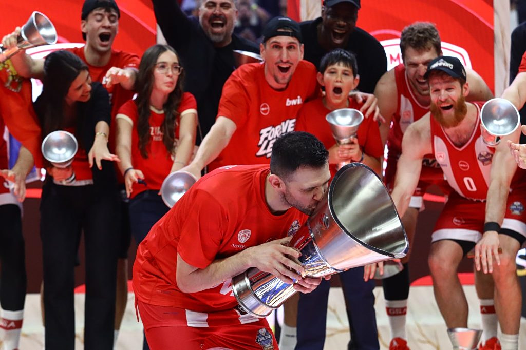 Ο Ολυμπιακός «σάρωσε» 92-85 την Ρεάλ και σήκωσε το ευρωπαϊκό