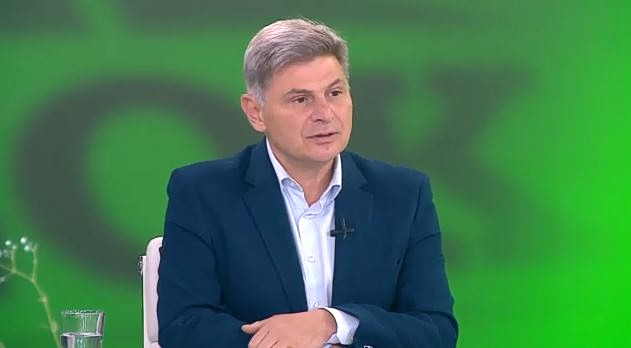 Νίκος Φαραντούρης: «Το ΠΑΣΟΚ είναι ο μόνος σοβαρός πόλος για τη συσπείρωση των δημοκρατικών δυνάμεων»