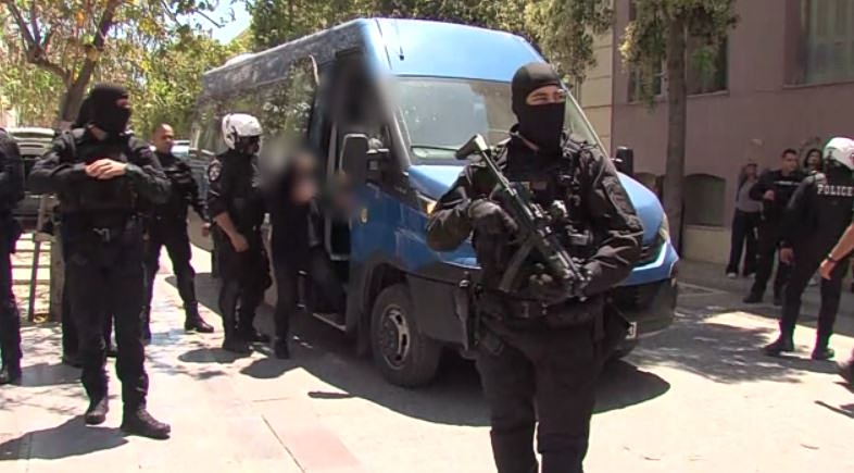 Απολογούνται τα μέλη της «μαφίας» στην Κρήτη – Τα ναρκωτικά, τα όπλα & οι επιδοτήσεις του ΟΠΕΚΕΠΕ