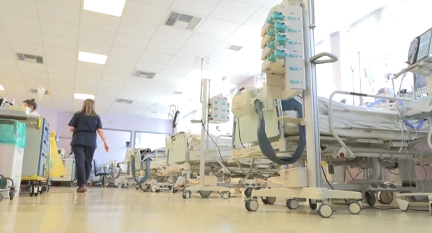 Σε μόνιμη ετοιμότητα οι γιατρoί στη ΜΕΘ του «Παίδων – Αγία Σοφία» – Καθημερινή «μάχη» με στόχο τη ζωή