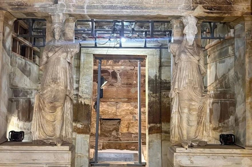 Αμφίπολη: Αποκαλύφθηκε για πρώτη φορά ο περίβολος του Τύμβου Καστά