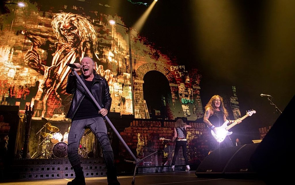 Περισσότεροι από 50.000 αποθέωσαν τους Iron Maiden στο ΟΑΚΑ