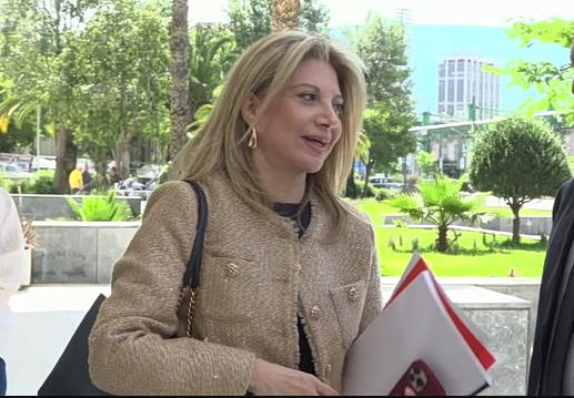 Μαρία Καρυστιανού: Ο στενός πυρήνας της «Ελπίδας για τη Δημοκρατία» – Οι άνθρωποι δίπλα της