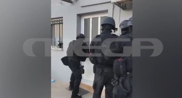 Επιχείρηση «σκούπα» της ΕΛ.ΑΣ στην Κρήτη – Όπλα και ναρκωτικά με… άρωμα ΟΠΕΚΕΠΕ