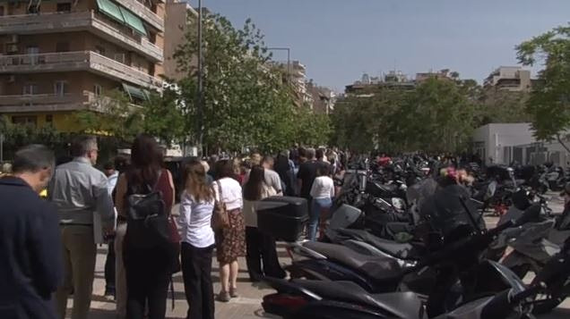 Ουρές & ταλαιπωρία στο Πρωτοδικείο Αθηνών – Σε ισχύ μέτρα ασφαλείας στην είσοδο