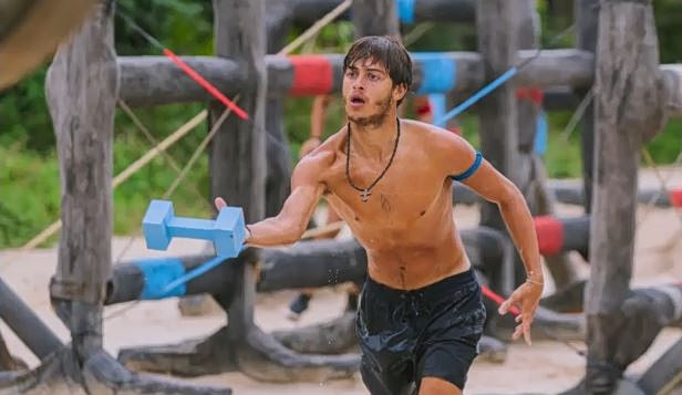 Survivor: Σοκαριστικός τραυματισμός παίκτη του ριάλιτι – Η ανακοίνωση της παραγωγής, στο νοσοκομείο ο 22χρονος