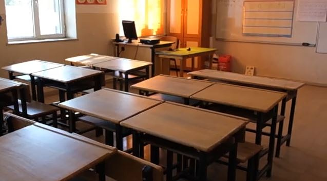 Γιαννιτσά: Ανήλικος στο φάσμα του αυτισμού παραμένει χωρίς κατ’ οίκον διδασκαλία, τι λένε οι γονείς του – MEGA αποκλειστικό