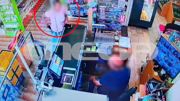 Κρήτη: Η στιγμή που η μητέρα του 3χρονου κακοποιημένου παιδιού ψάχνει ταξί για να το μεταφέρει στο νοσοκομείο – Βίντεο ντοκουμέντο