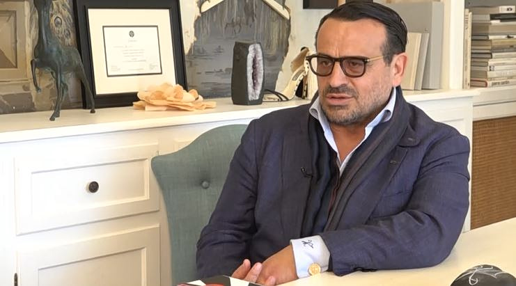 Βασίλης Ζούλιας: Η συνεργασία με την Αλίκη Βουγιουκλάκη & το «Emily in Paris»