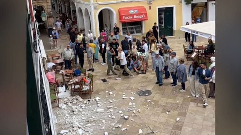 Ισπανία: Κατέρρευσε μπαλκόνι πάνω σε τουρίστες – Στο νοσοκομείο με κατάγματα δύο Ελληνίδες και μία Βρετανίδα