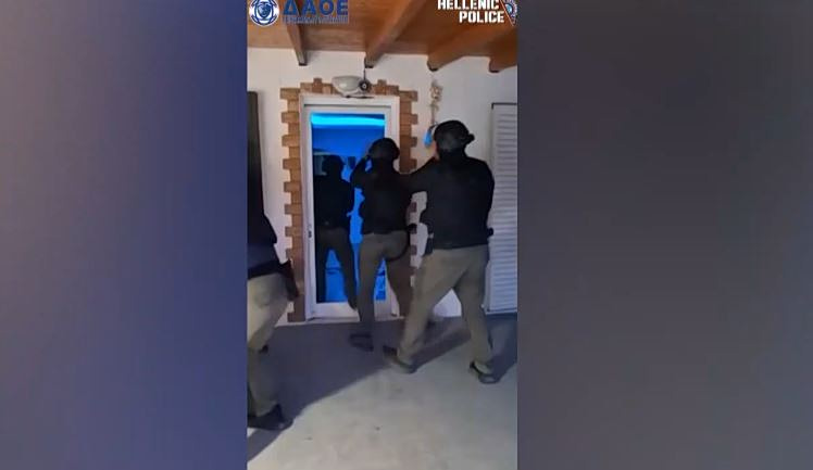 Χειροπέδες σε κύκλωμα απατεώνων που υποδύονταν υπαλλήλους του ΔΕΔΔΗΕ – Αποκαλυπτικοί διάλογοι