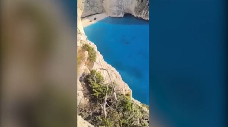 Ζάκυνθος: Διάσωση 22χρονου τουρίστα στο Ναυάγιο – Προσπάθησε να βγάλει σέλφι και γλίστρησε