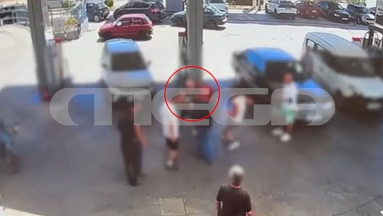 Ραφήνα: Βίντεο ντοκουμέντο από την άγρια συμπλοκή δύο ανδρών σε πρατήριο καυσίμων