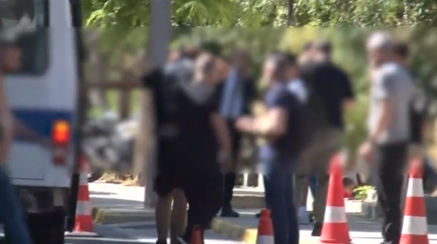 Καλλιθέα: Στη φυλακή ο 17χρονος και ακόμη δύο ανήλικοι μετά τις απολογίες τους – Τρία άτομα αφέθηκαν ελεύθερα