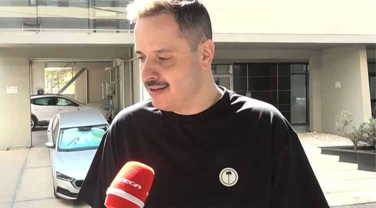 Αλέξανδρος Τσουβέλας: Η πρωτοβουλία για δωρεά απινιδωτών σε κάθε πόλη της περιοδείας του
