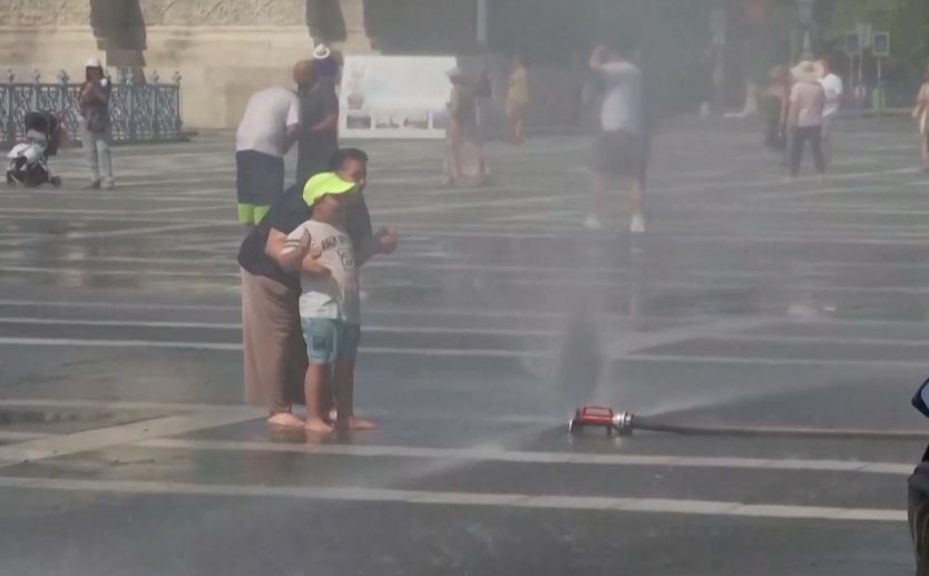 Συνεχίζει να «καίγεται» με 40άρια η Ευρώπη