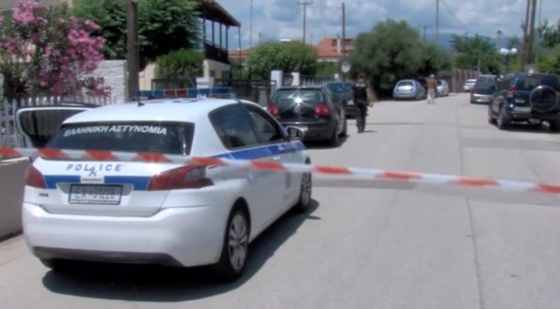 Αίγιο: Ανοιχτό το ενδεχόμενο η 54χρονη να σκότωσε τον γιο της & να αυτοκτόνησε – Νέα στοιχεία