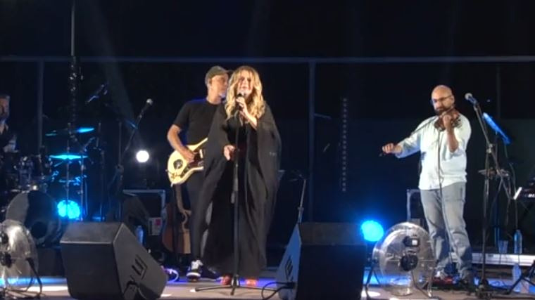 Attica Roots Festival: Μία συναυλία γεμάτη συναίσθημα από την Ελένη Τσαλιγοπούλου