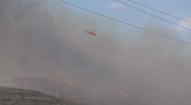 Μεγάλη φωτιά στο Σπαθοβούνι Κορινθίας – Μήνυμα 112 στους κατοίκους
