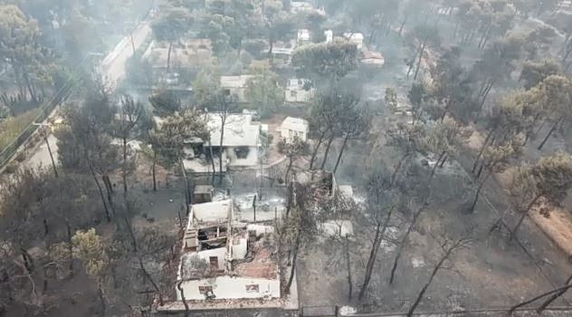 Μάτι: Συγκίνηση στο μνημόσυνο για τα 104 θύματα της φονικής πυρκαγιάς