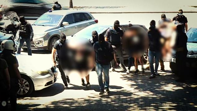 Θεσσαλονίκη: Στον εισαγγελέα οι τρεις συλληφθέντες για τις εμπρηστικές επιθέσεις – Δίωξη για 5 κακουργήματα