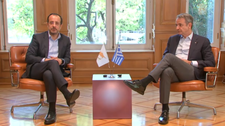 Στην Aθήνα ο Νίκος Χριστοδουλίδης – Συνάντηση με τον Κυριάκο Μητσοτάκη