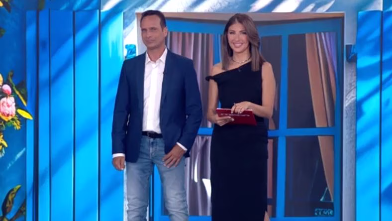 Κοινωνία Ώρα Mega - Καλοκαιρινή Έκδοση