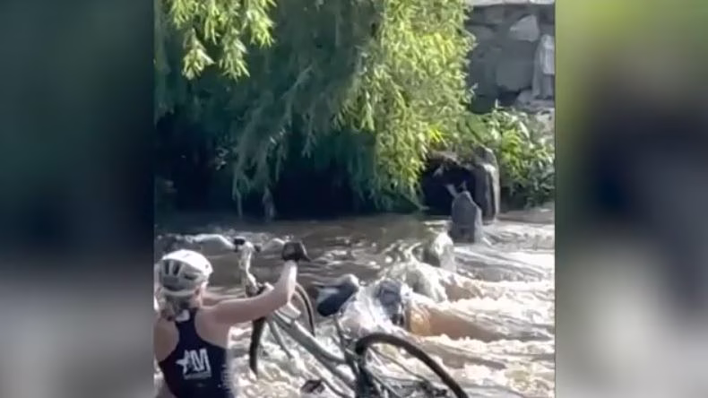 Στο έλεος της κακοκαιρίας και της κλιματικής κρίσης ο πλανήτης – Πλημμύρες, κατολισθήσεις και πυρκαγιές