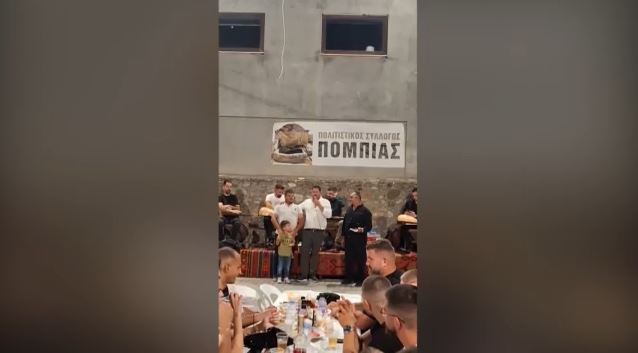 Τίμησαν τον ψαρά που με αυταπάρνηση έσωσε δεκάδες ανθρώπους από τη φωτιά στο νότιο Ρέθυμνο
