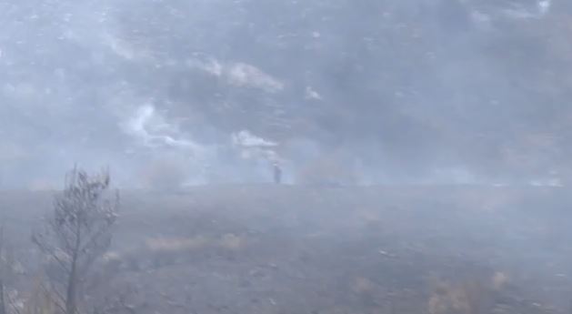 «Πυρά» της αντιπολίτευσης κατά της κυβέρνησης για τη διαχείριση των πυρκαγιών