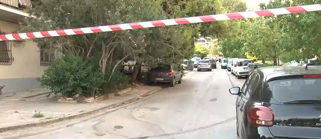 Γυναικοκτονία στη Νέα Σμύρνη: Άνδρας έστησε καρτέρι σε 45χρονη έξω από το σπίτι της, την σκότωσε & αυτοκτόνησε