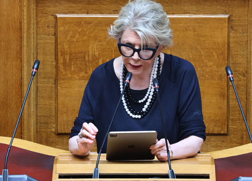«Γαλάζιο» μπλόκο στην εκλογή Ακρίτα στη θέση της αντιπροέδρου της Βουλής