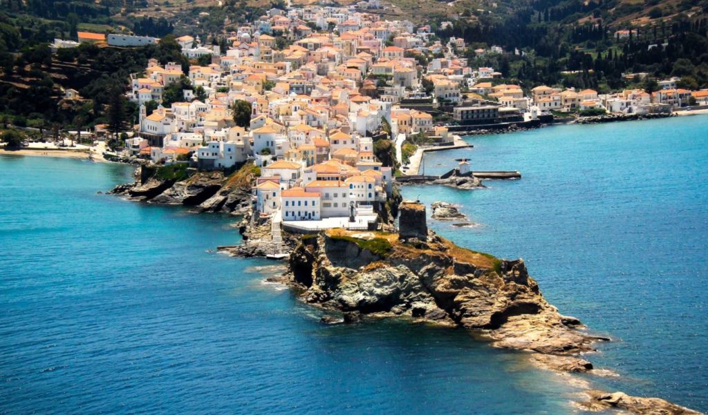 Άνδρος: Ο ιδανικός καλοκαιρινός προορισμός μόλις λίγες ώρες από την Αττική
