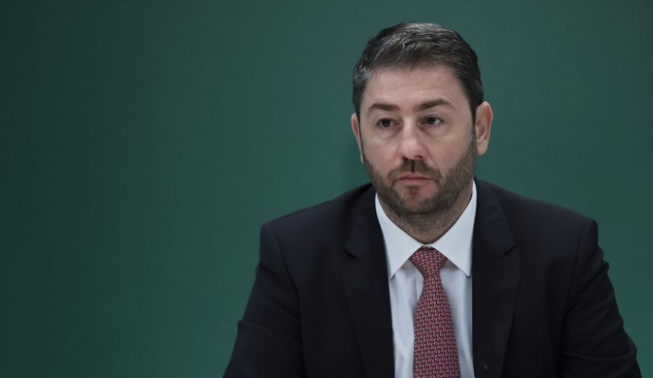 Φωτιές: Στις πληγείσες περιοχές βρέθηκε ο πρόεδρος του ΠΑΣΟΚ, Νίκος Ανδρουλάκης