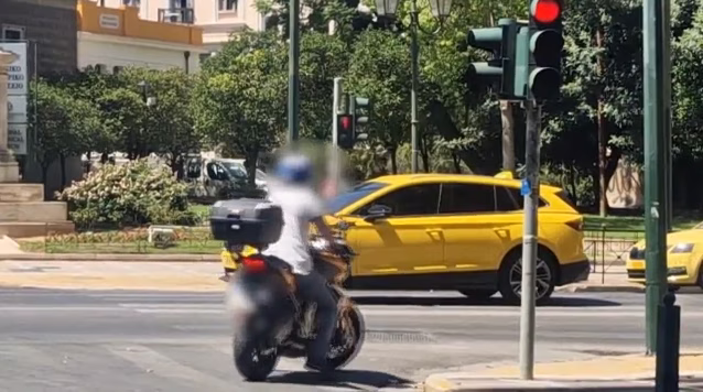Μπαράζ παραβάσεων στους άδειους δρόμους της Αθήνας