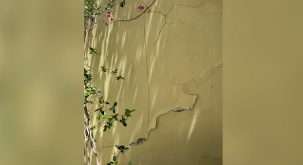 Κυψέλη: Ρωγμές στα σπίτια, ανασφάλεια και αγωνία – Πάνω από 10 οικογένειες εγκατέλειψαν τις εστίες τους