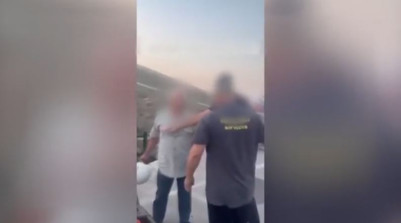 Πάρος: Οδηγός ταξί ξυλοκόπησε υπάλληλο εταιρείας ενοικίασης αυτοκινήτων – Αιτία μία θέση στάθμευσης