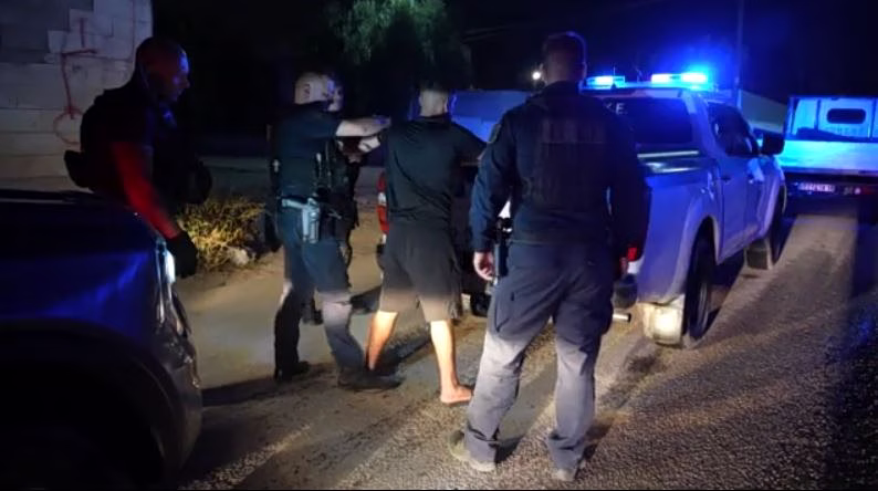 Ζεφύρι: Στην κάμερα του MEGA η κινηματογραφική επιχείρηση της ΕΛ.ΑΣ. ύστερα από την επίθεση σε περιπολικό