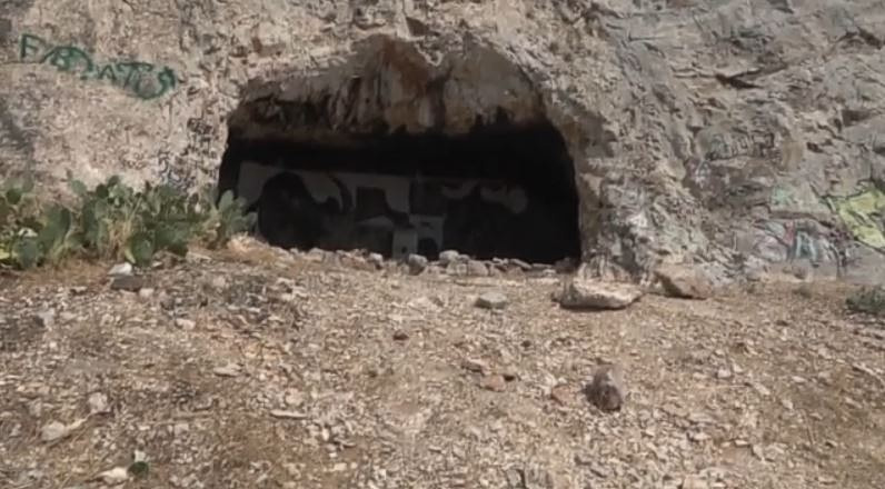 Λυκαβηττός: Μυστήριο με την σορό γυναίκας που εντοπίστηκε σε σπήλιά