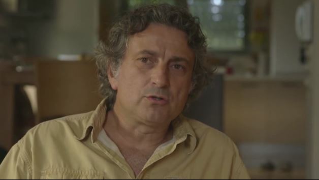 Η μαρτυρία πρώην πελάτισσας του υπνοθεραπευτή στο MEGA – «Μου έλεγε πως ο πατέρας μου έχει μετενσαρκωθεί σε μένα»