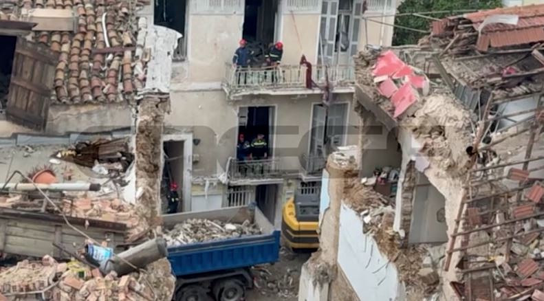 Πλάκα: Βρέθηκε και δεύτερη σορός στα ερείπια του κτιρίου – Τέσσερις αγνοούνται
