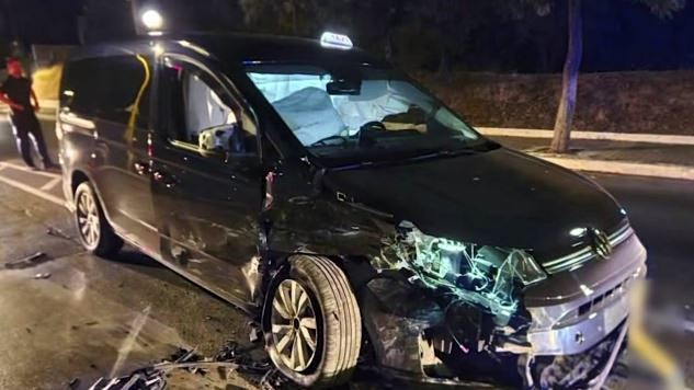 Χανιά: Οδηγός έχασε τον έλεγχο του αυτοκινήτου σε στροφή και συγκρούστηκε με ταξί