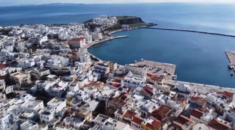 Τήνος: Το νησί που η πίστη γίνεται διαδρομή – Χιλιάδες προσκυνητές κάθε χρόνο