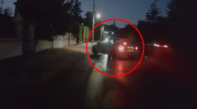 Παρολίγον τροχαίο δυστύχημα στην Νέα Ερυθραία – Ο οδηγός κοιμήθηκε στο τιμόνι