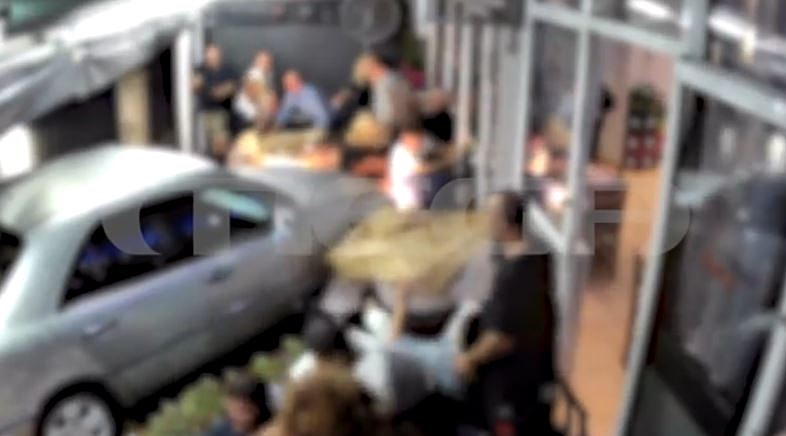 Θεσσαλονίκη: Στο αυτόφωρο ο μεθυσμένος οδηγός που «μπούκαρε» με το αυτοκίνητό του σε ταβέρνα γεμάτη πελάτες
