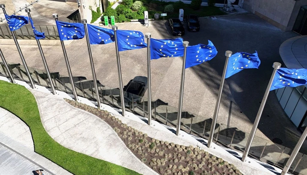Σύνοδος Κορυφής: Διχασμένοι οι Ευρωπαίοι μεταθέτουν τις κρίσιμες αποφάσεις για το μέλλον