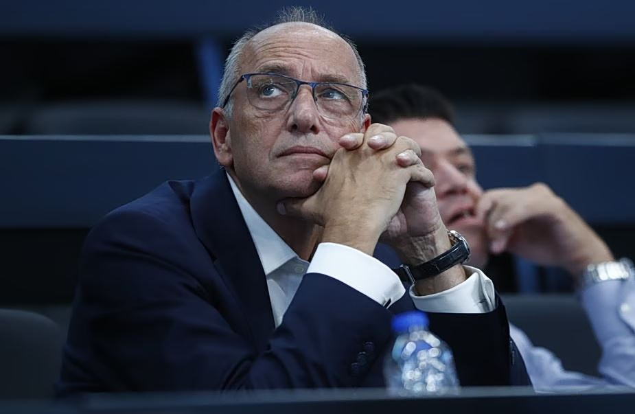 Χειροπέδες στον πρόεδρο της ΕΟΚ Βαγγέλη Λιόλιο – Συνολικά 6 άτομα κατηγορούνται για στημένους αγώνες
