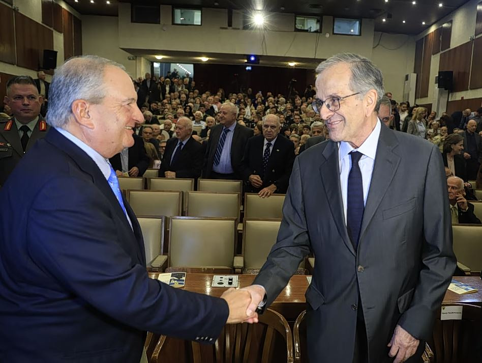 Αιχμές Καραμανλή για τα εθνικά θέματα παρουσία Αντώνη Σαμαρά