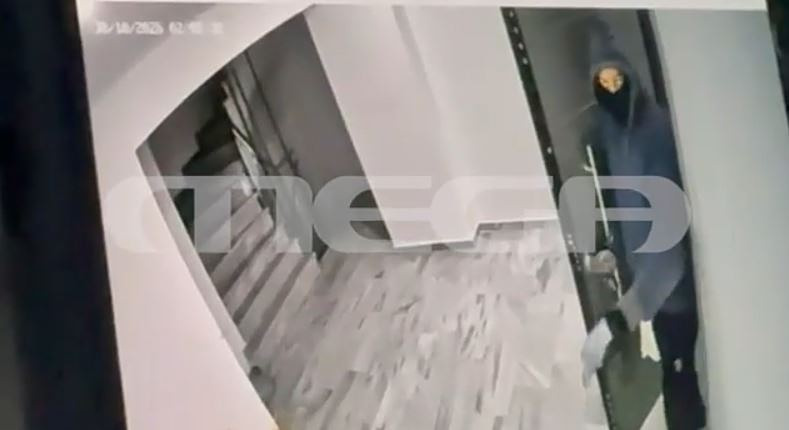 Το χρονικό των εμπρησμών σε Γλυφάδα & Νέο Ηράκλειο – Καρέ καρέ οι κινήσεις του 46χρονου αξιωματικού του Πολεμικού Ναυτικού
